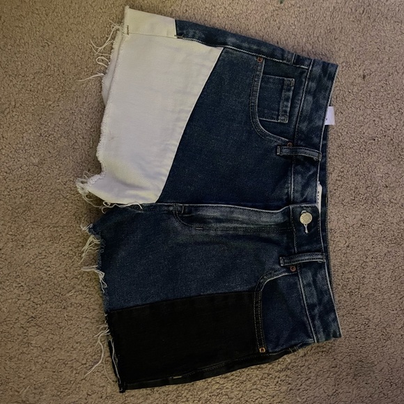 Multi colored Jean shorts - Picture 2 of 2